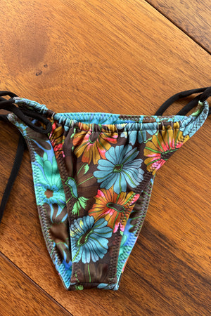 
                  
                    reversible bottom - blue floral
                  
                