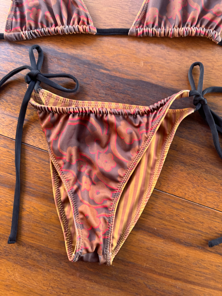 
                  
                    reversible set - set 1: velzy & tan stripe
                  
                