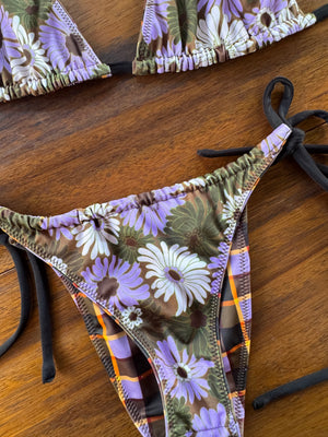
                  
                    reversible set - set 4: Bianca plaid + Purple daisy
                  
                