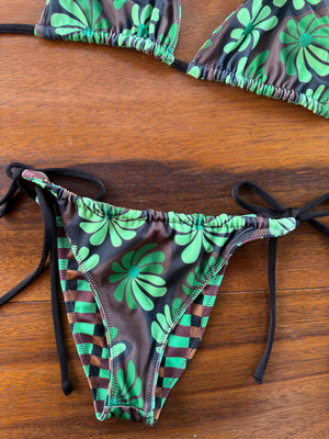 
                  
                    reversible set - set 6: green check + green flower
                  
                